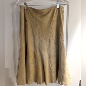 LAPIS knee length suede skirt
Size large